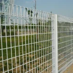 Những điều cần biết về hàng rào thép trong xây dựng hiện đại