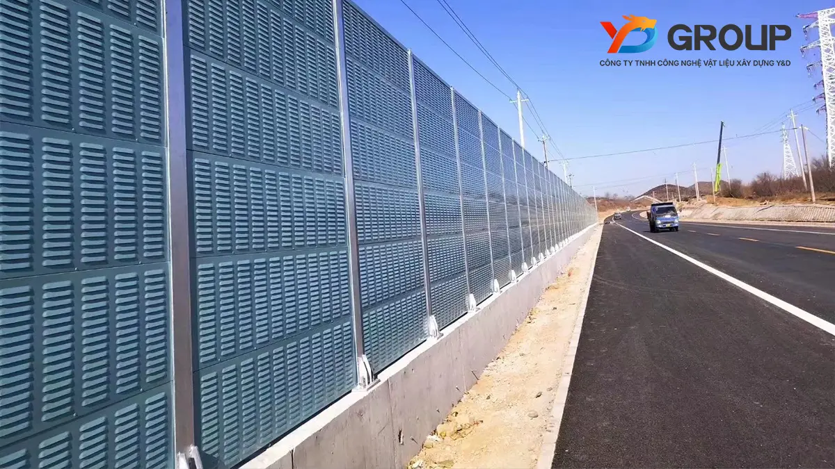 Hệ thống giảm ồn ven đường bảo vệ khu dân cư gần cao tốc