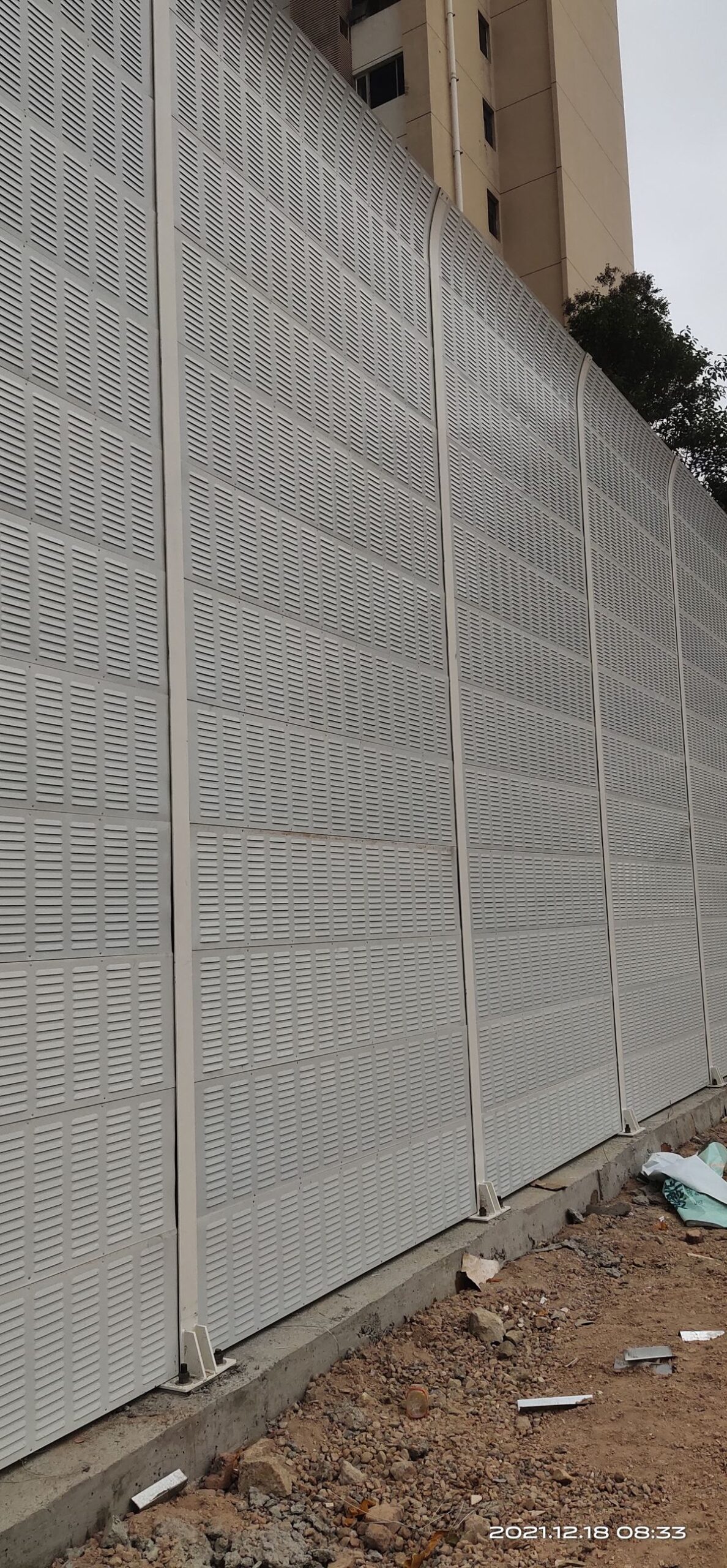 Kết cấu trụ thép và panel tường chống ồn cao 6m