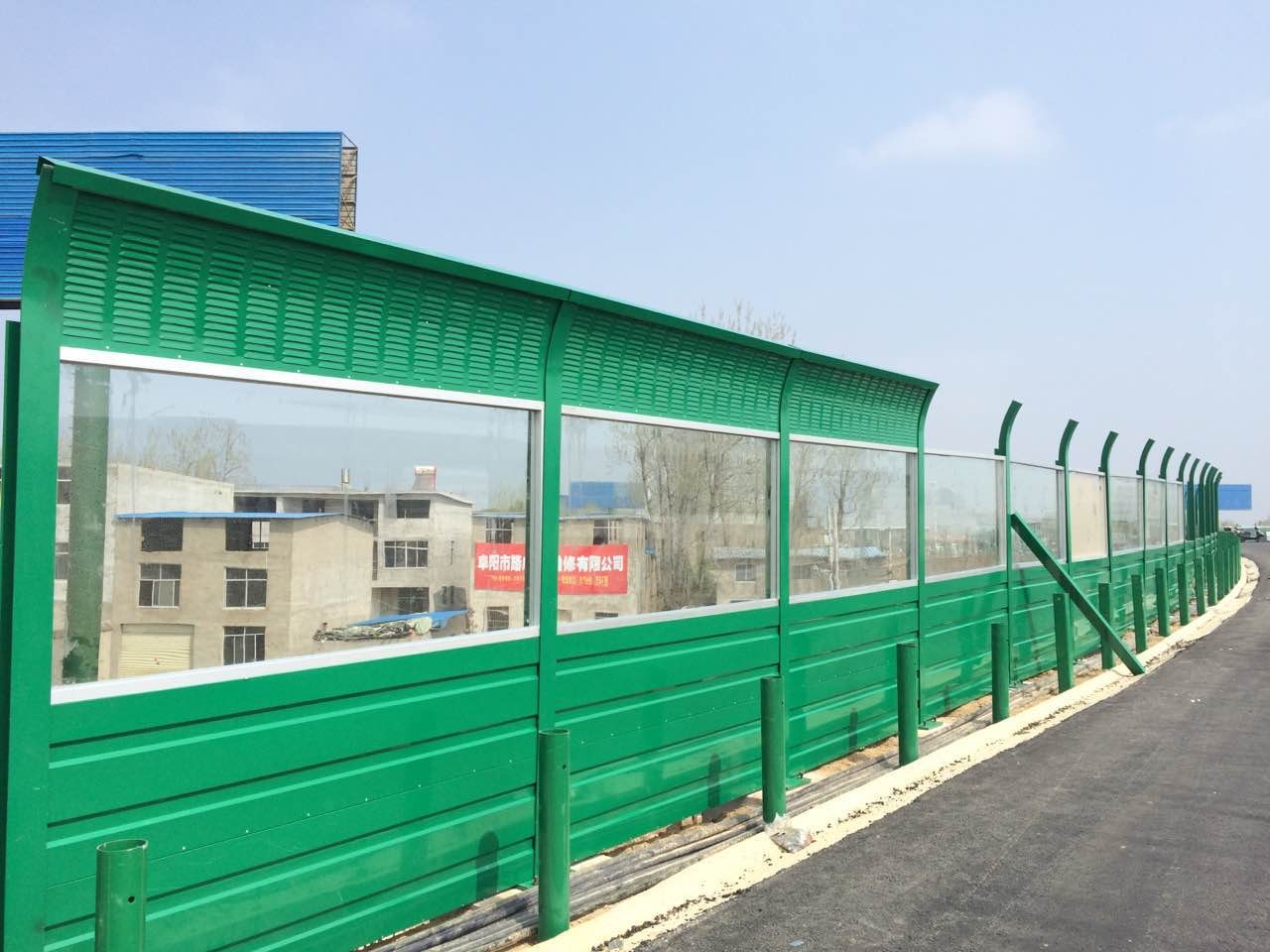 Tường chống ồn cao tốc lắp đặt cho khu vực ven tuyến giao thông