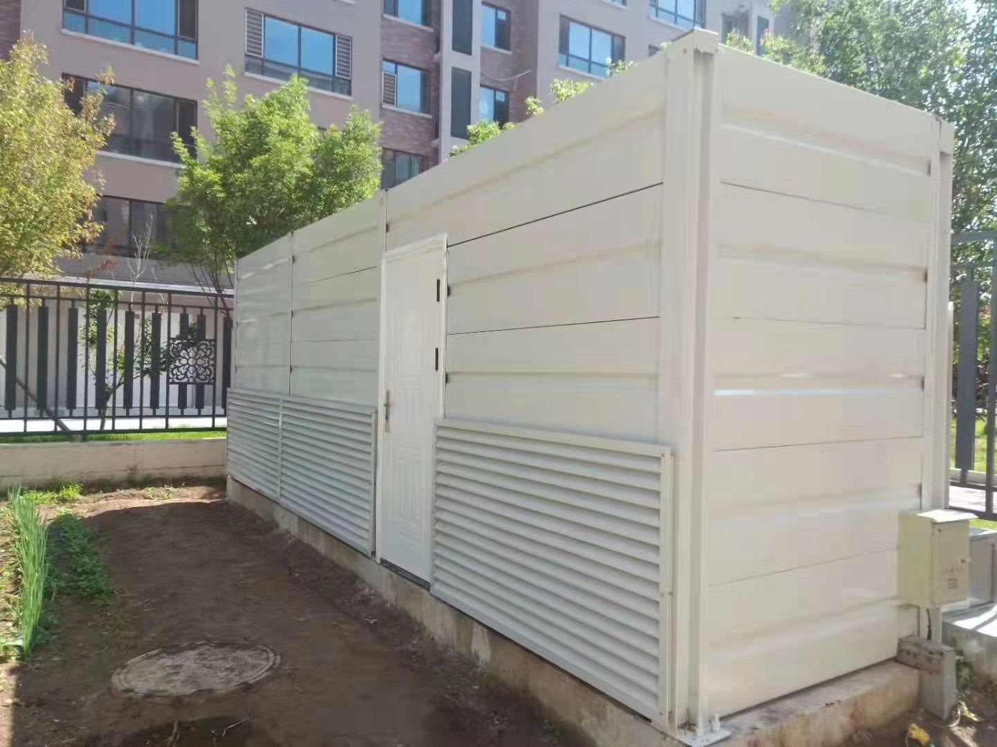 Phòng panel chống ồn cho máy phát điện có cửa bảo trì và ô thông gió